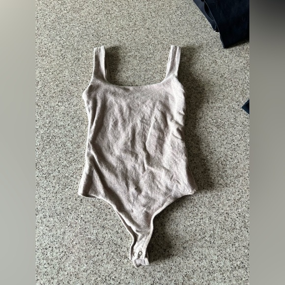 abercrombie's - Picture 4 of 4